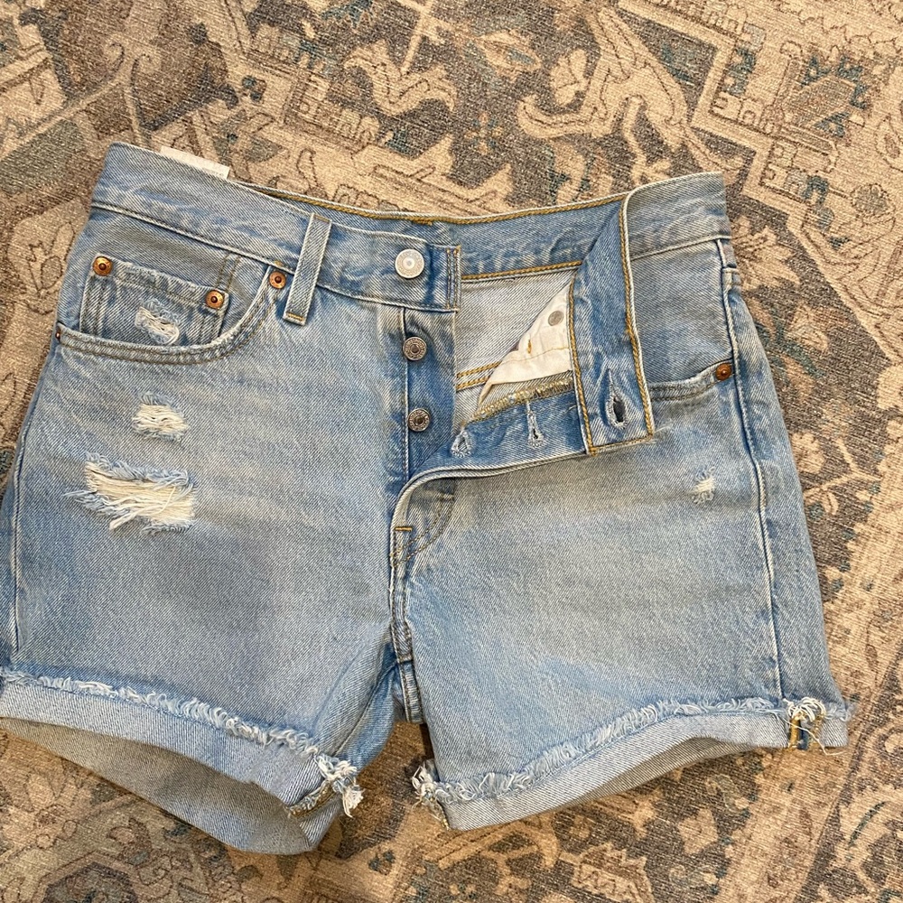 Levi shorts!